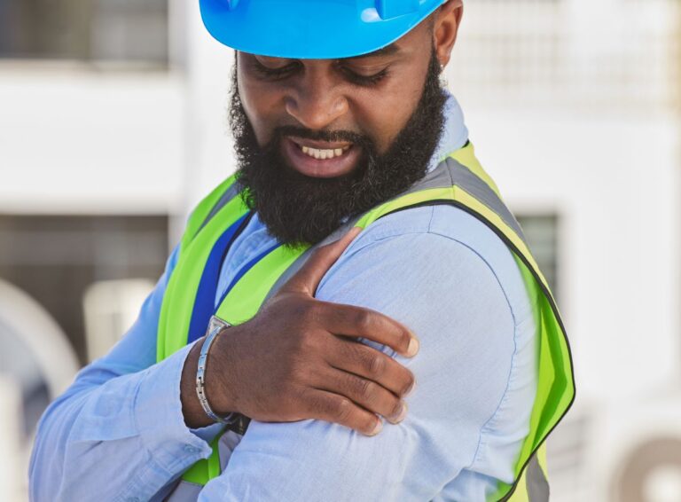 Fox Valley Orthopedics | Is Your Shoulder Pain A Sign Of A Torn Rotator Cuff?