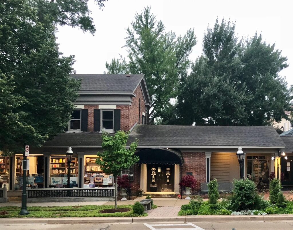 Netflix Invades St. Charles’ Town House Books And Cafe To Film Spot In Upcoming Romantic Comedy